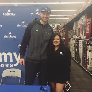 Meet your Posher, Cecilia