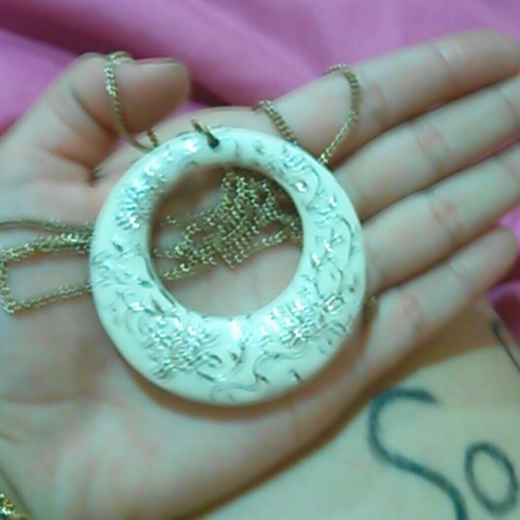 Cute White&Gold Necklace