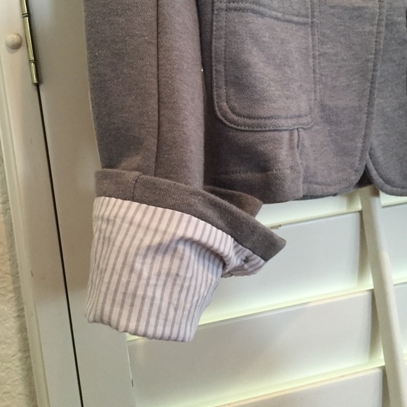 Short Blazer - Picture 2 of 4
