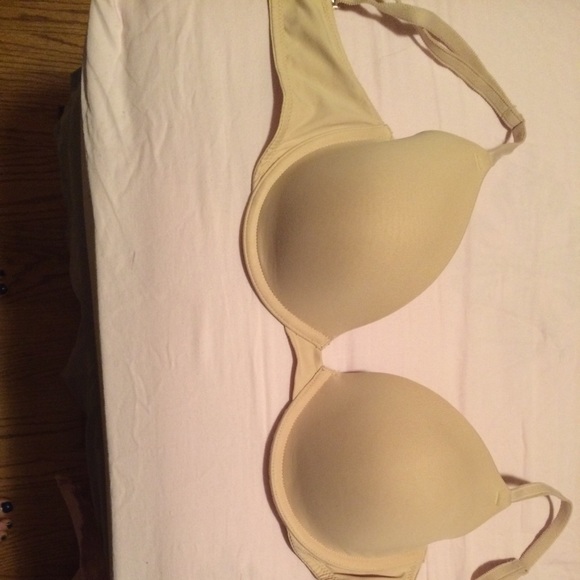 Vs 32D nude bra