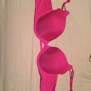 VS 32 D bra in bright pink