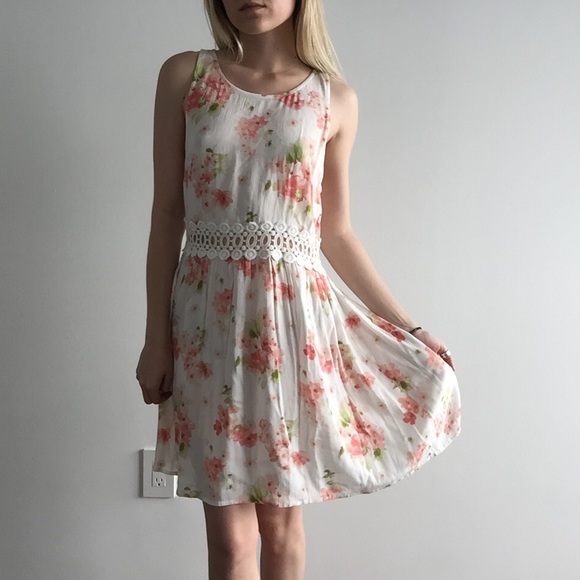 Nasty Gal Dresses & Skirts - MUST GO SALE! NWOT Floral Summer Dress ❤️