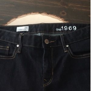 29 GAP stretch skinny jeans