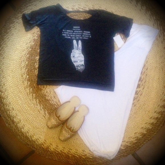 Bohemian Hand Tee 🕊 🌵 - Picture 4 of 4