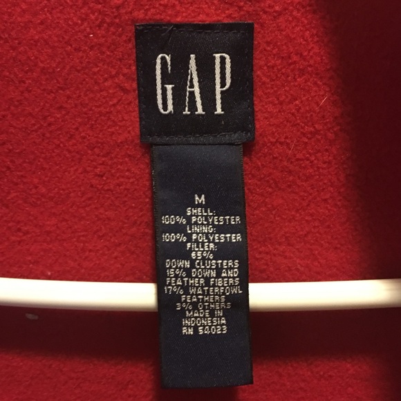 Red Gap puffer vest - Picture 2 of 3