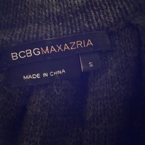 Sweater with quarter sleeve and banded bottom