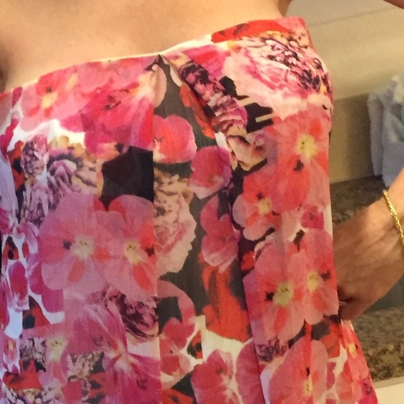WOW lovely strapless flowered summer dress
