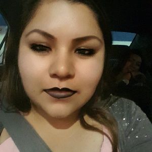 Meet your Posher, Monica