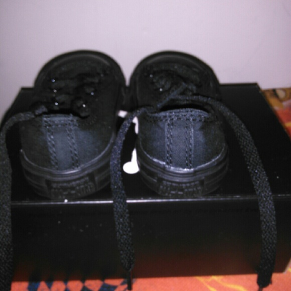Converse - Picture 3 of 3