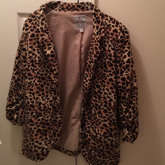 Leopard print blazer