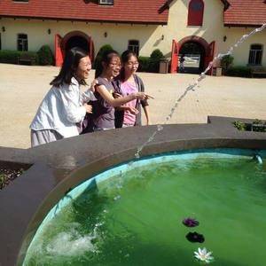 Meet your Posher, Sharon