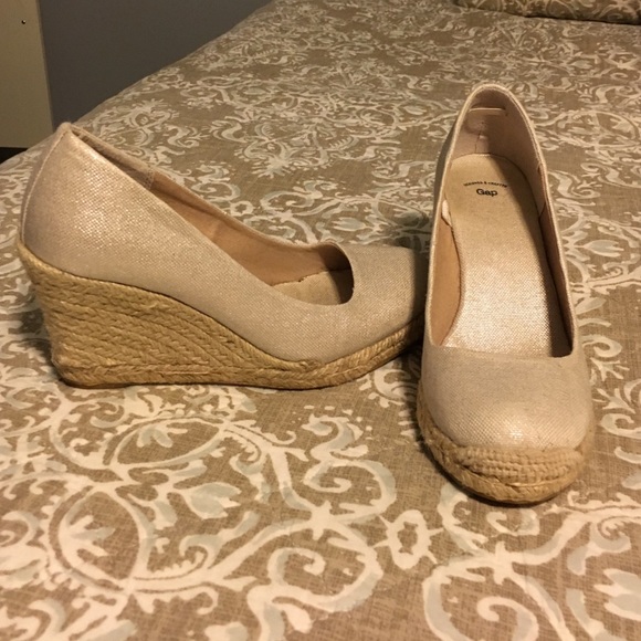 Cream, size 7 wedges.