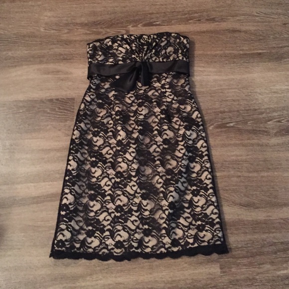 Beautiful, lace cocktail dress