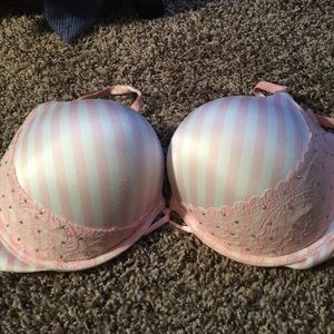 Victoria secret miraculous push up bra