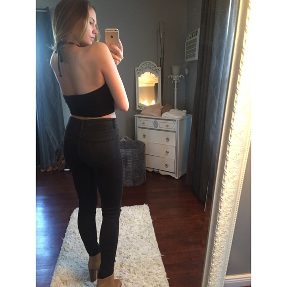 {{Just in}} Halter neck crop top - Picture 3 of 4