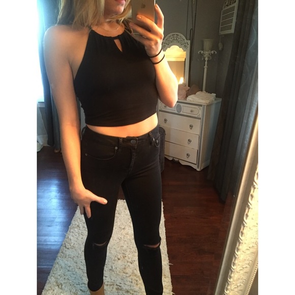 {{Just in}} Halter neck crop top - Picture 4 of 4