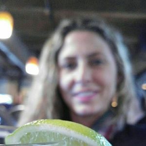 Meet your Posher, Raquel