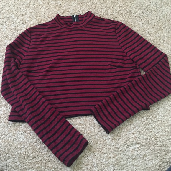 Maroon stripe zip back turtle neck crop