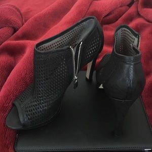 Vince Camuto Black Aviator Sheep heels