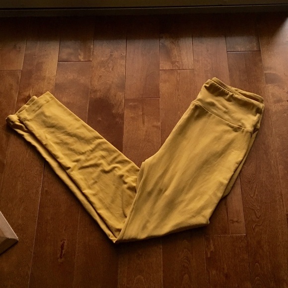 NWOT LuLaRoe Yellow/Gold Leggings OS
