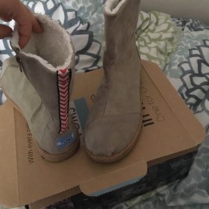 Iightly worn tom boots