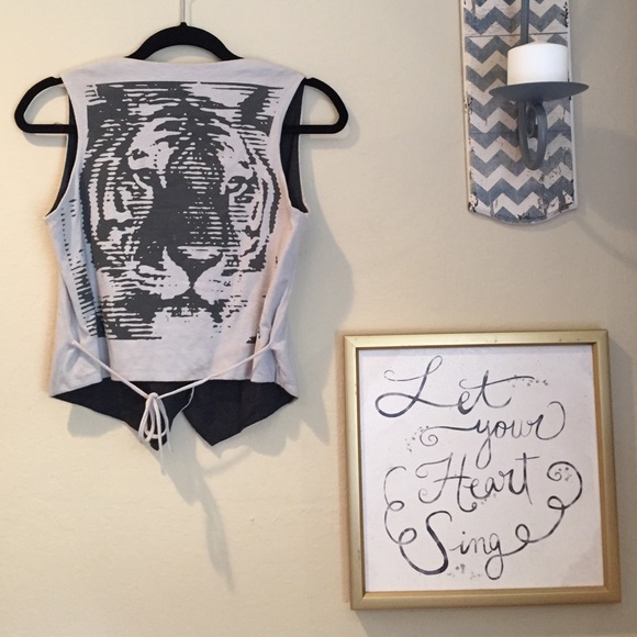 Urban outfitters Vest with Tiger on the back
