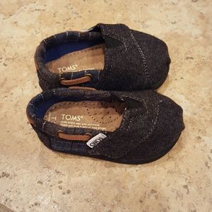 Toddler 3 TOMS Shoes