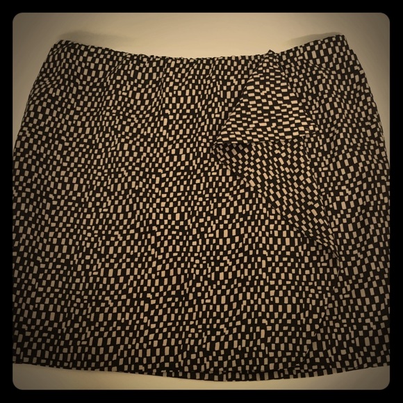Vince Camuto skirt
