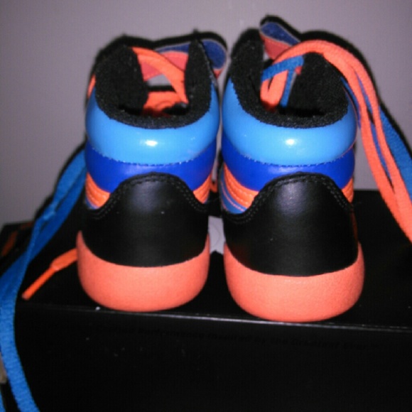 Kids Reebok - Picture 3 of 3