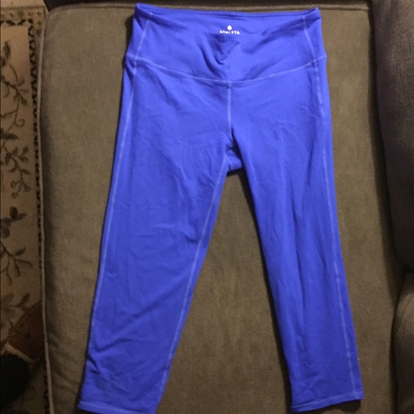 Athleta chat capris medium blue