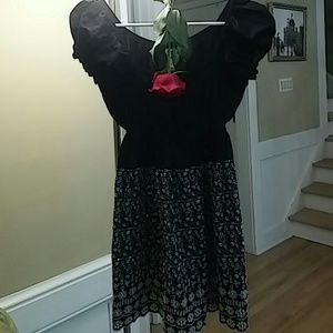 Gorgeous Max Studio cotton embroidery tunic