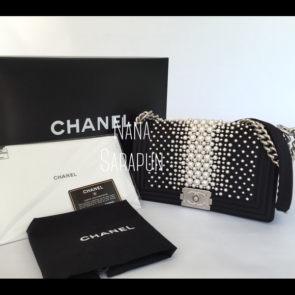 ❌SOLD❌Chanel Limited Edition Pearl Medium Boy Bag - Picture 2 of 3