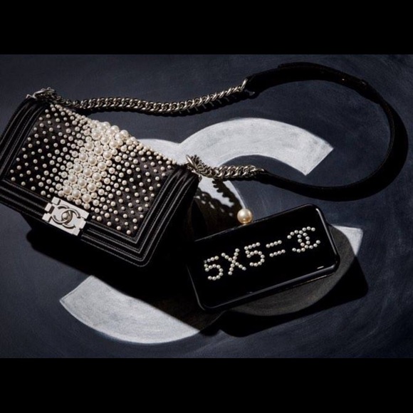 ❌SOLD❌Chanel Limited Edition Pearl Medium Boy Bag - Picture 3 of 3