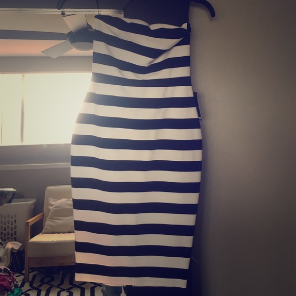 BNWT Express Tune Dress