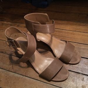 Nine West low wedge sandal