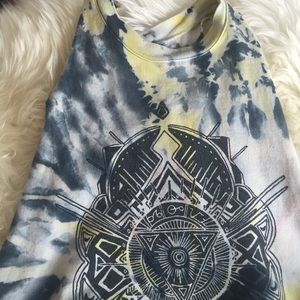 Super cute muscle cut shirt