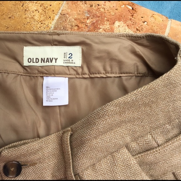 CLOSET CLOSED FOR SUMMER - Picture 3 of 3