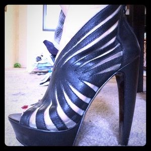 BEBE high heels size 7