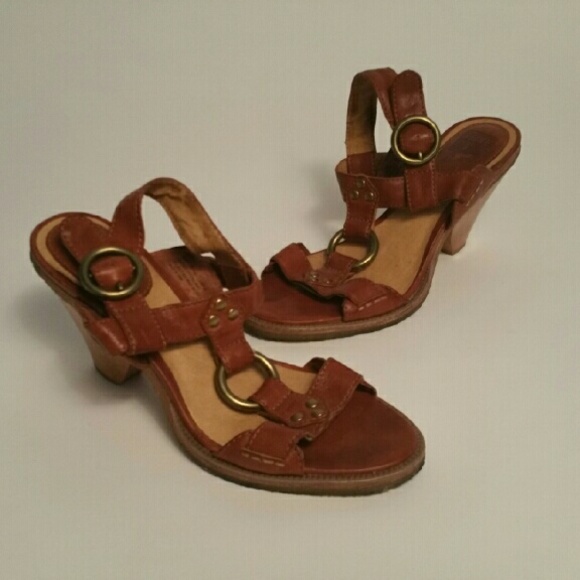 Brown leather heeled sandal