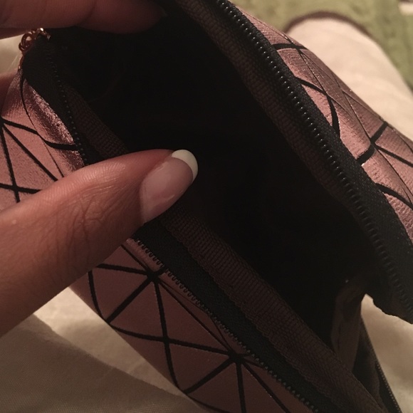 Makeup bag - Picture 3 of 3