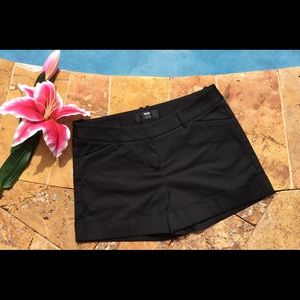 NEVER WORN MOSSIMO STRETCH BLACK SHORTS SIZE 2