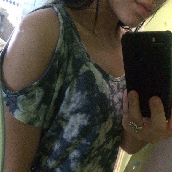 Affordable spotted blue and white/beige top!