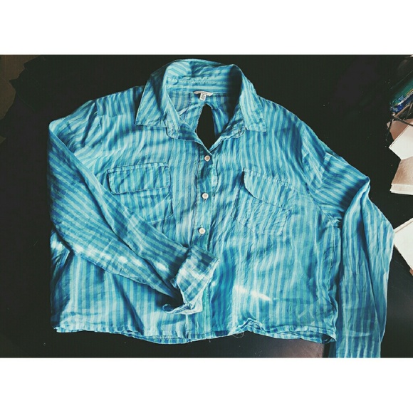 F21 button down crop top