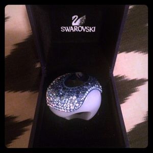 Swarovski Crystal ring in blue ombré crystals.