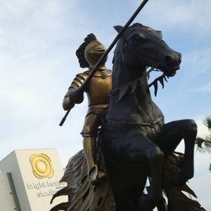 Meet your Posher, Junella