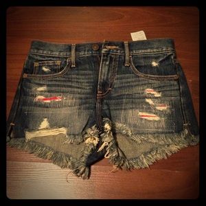 Abercrombie & Fitch distressed shorts (New)