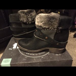 Size 9 ladies booties never worn