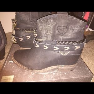 Size 9 ladies booties never worn
