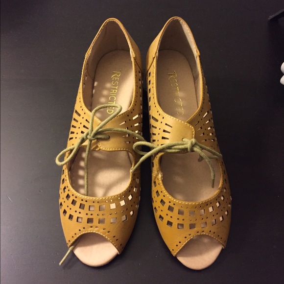 Tan flats