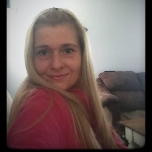 Meet your Posher, Rebecca - Picture 1 of 1